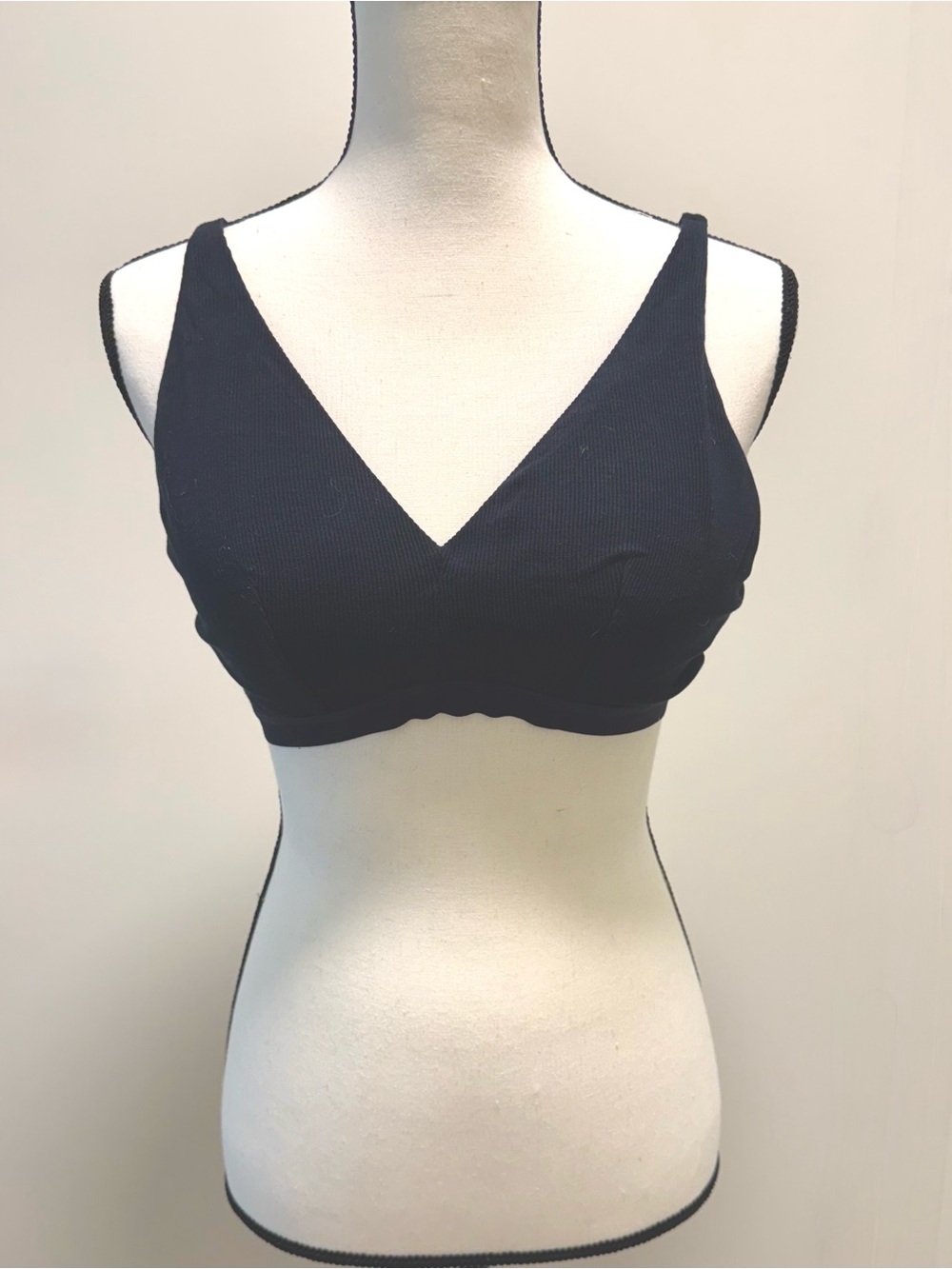 Knix Black V-Neck Ribbed Bralette XL. NWT